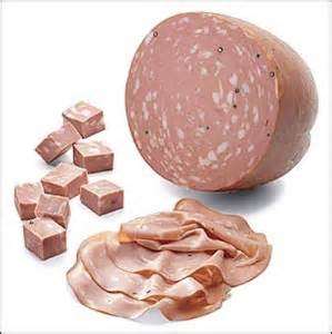 استفاده از گوشت حیوانات متفرقه در تولید سوسیس و کالباس کذب است