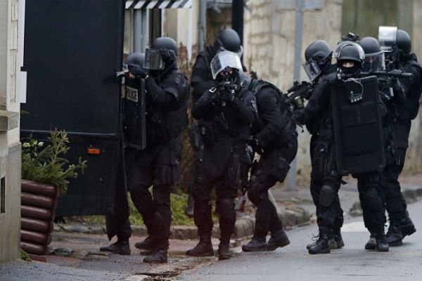 وقوع حادثه گروگان‌گیری در شمال فرانسه/ صدای تیراندازی شنیده شد