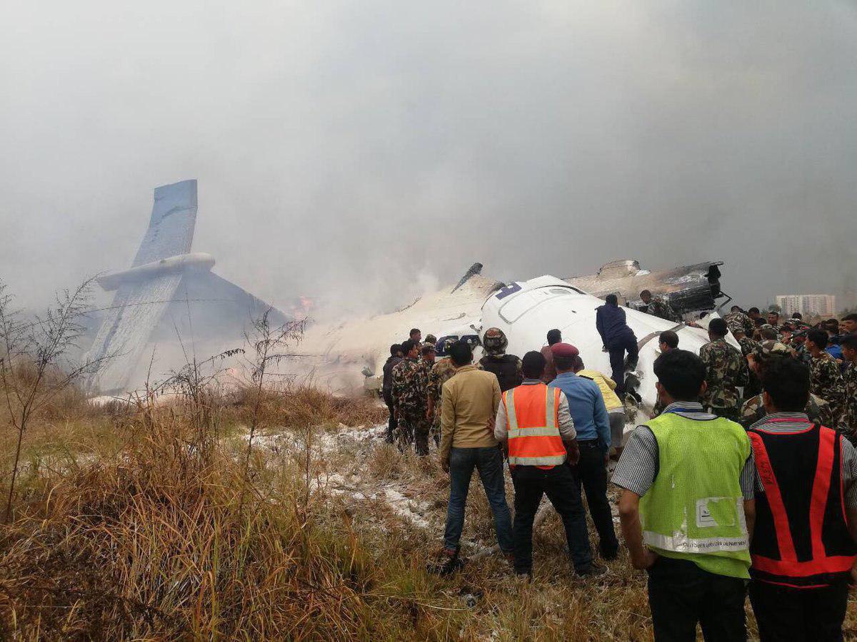 عکسی از هواپیمای سقوط کرده بنگلادش