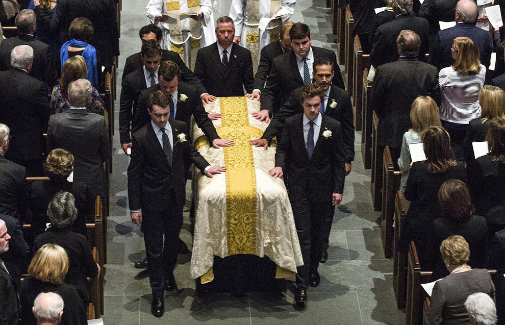 مراسم تشییع جنازه مادر جرج بوش /عکس