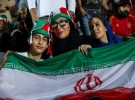 شادی دختران ایرانی از حضور در استادیوم  <img src="/images/picture_icon.png" width="16" height="16" border="0" align="top">
