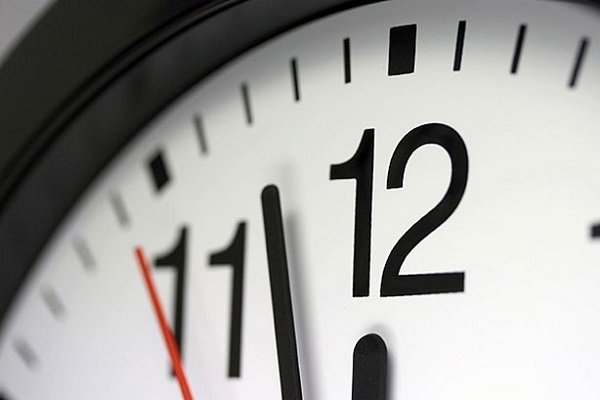 ساعت رسمی کشور فردا شب یک ساعت به عقب کشیده می‌شود