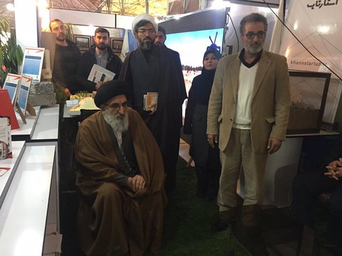 بازدید امام جمعه کرج از نمایشگاه دستاوردهای انقلاب اسلامی