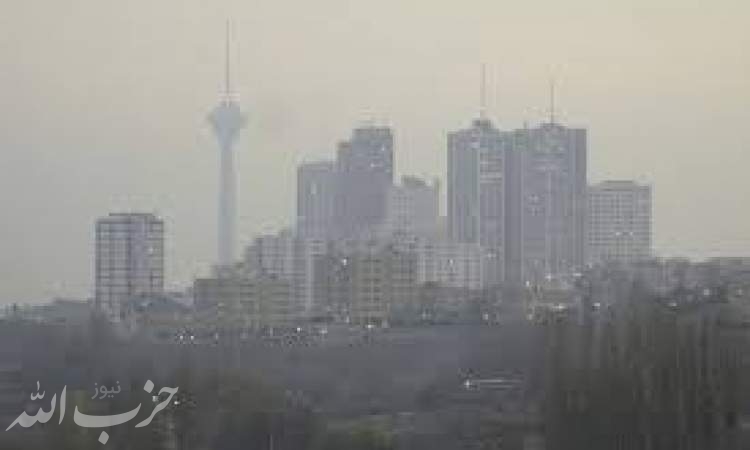 هوای تهران لب مرز آلودگی/شاخص بر روی ۹۹ قرار دارد