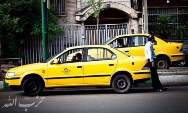 توزیع برچسب افزایش کرایه تاکسی در تمام خطوط تاکسیرانی