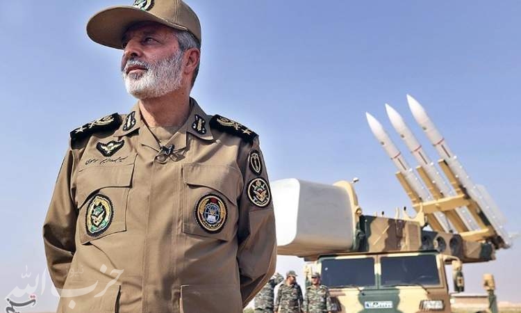 فرمانده کل ارتش: نوک پیکان حملات دشمنان در فضای مجازی به سمت ارتش است
