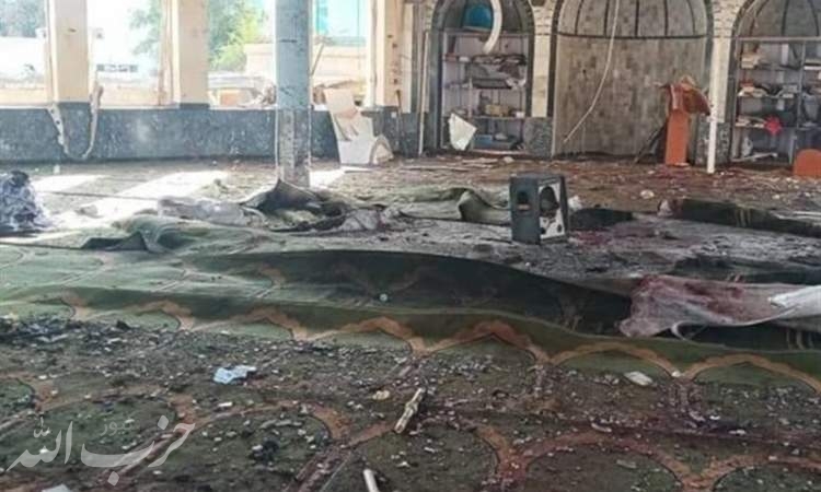 داعش مسئولیت حمله به مسجد شیعیان «قندوز» را بر عهده گرفت/ طالبان وعده مجازات عاملان انفجار را داد