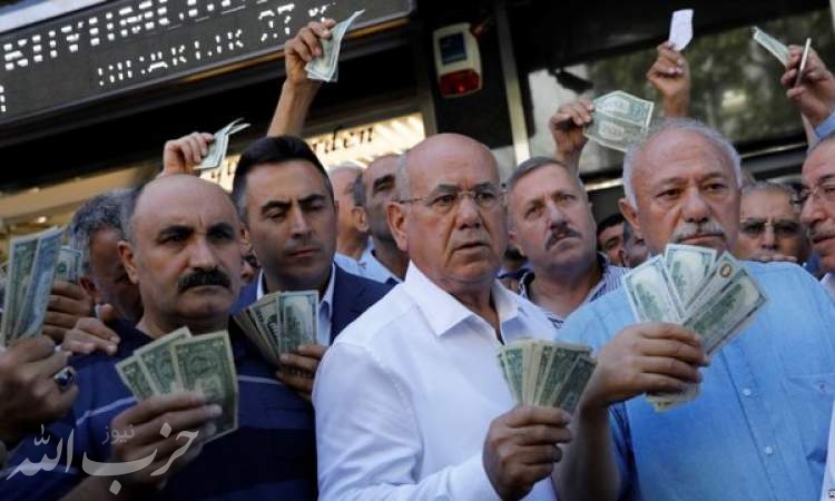 چرا بازار ارز در ترکیه از کنترل خارج شد؟