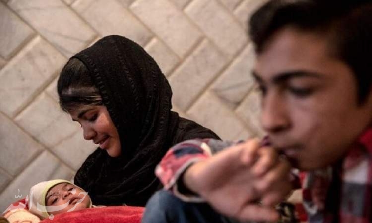 عواملی که فرزندآوری دختران نوجوان در ایران را تشدید می‌کند
