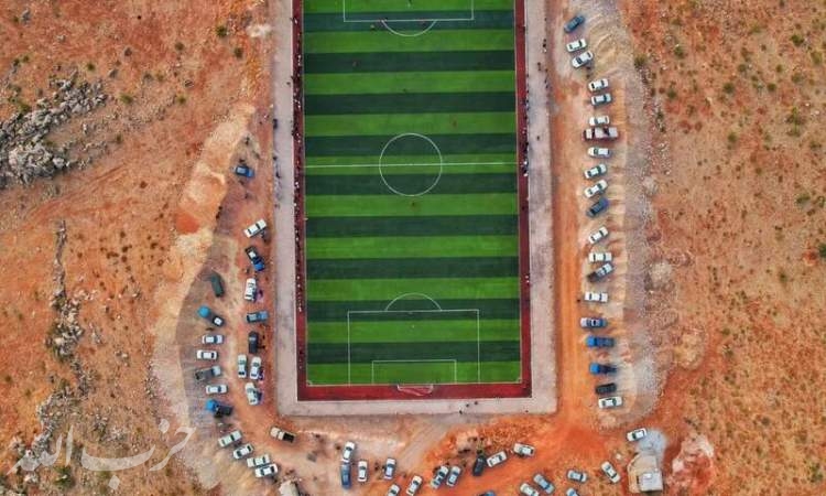 تصاویری از زمین فوتبال زیبا در شهر بانەورە
