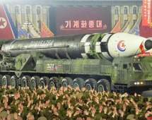 کره شمالی از موشک بالستیک بین‌قاره‌ای جدید خود رونمایی کرد+تصاویر